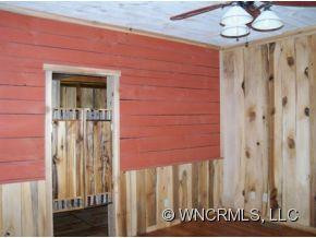 355 Johnnys Creek Road - Photo 8