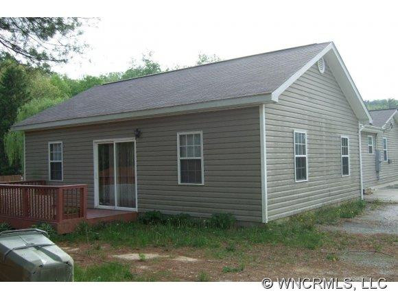 2102 Kingsbury