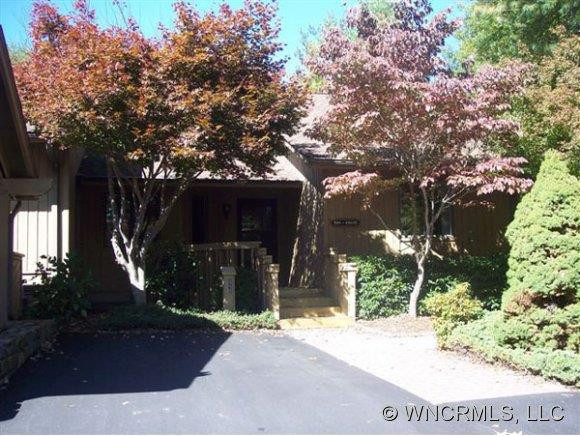 1201 Red Oak Drive