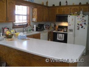1089 Maple Springs Dr - Photo 3