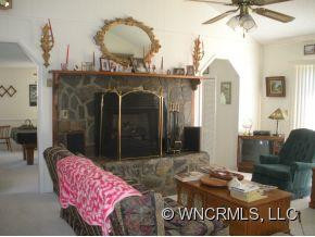 1089 Maple Springs Dr - Photo 5