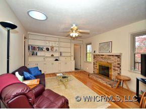 410 DEERHAVEN LANE - Photo 2
