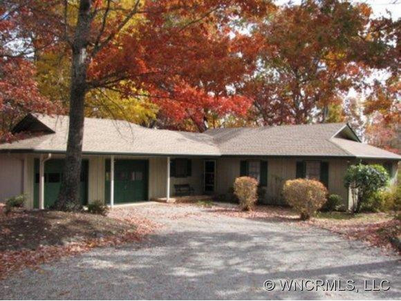 210 Oakridge Circle