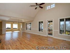 253 GRAND HIGHLANDS DRIVE - Photo 4