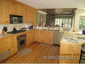 18 Forest Road - Photo 2