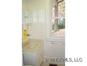 129 Saint Dunstans Rd - Photo 6