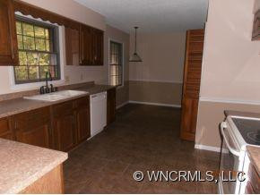 105 E Pinecrest Drive - Photo 3