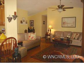 566 RAMBLING DR - Photo 4