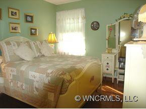 566 RAMBLING DR - Photo 7