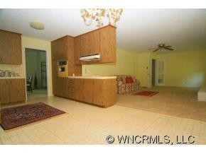 393 Wayside Lane - Photo 3