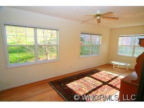 393 Wayside Lane - Photo 4