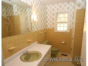 393 Wayside Lane - Photo 8