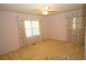 393 Wayside Lane - Photo 9