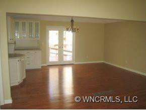 301 Melissa Way - Photo 4