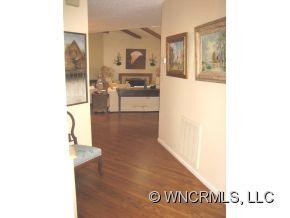 131 Cloverleaf Lane - Photo 2