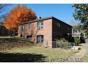24 Spruce Street - Photo 2