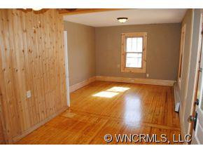 24 Spruce Street - Photo 3