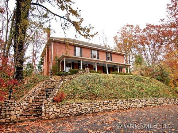 5 MOORE CIRCLE