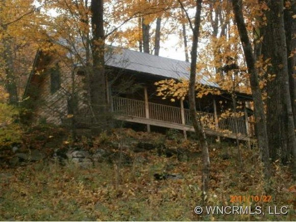 77 Emerald Lane