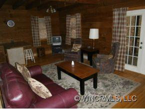 77 Emerald Lane - Photo 3