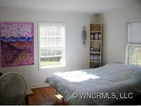 16 Central Ave W - Photo 4