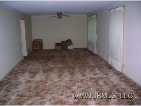 207 Sean Way - Photo 3