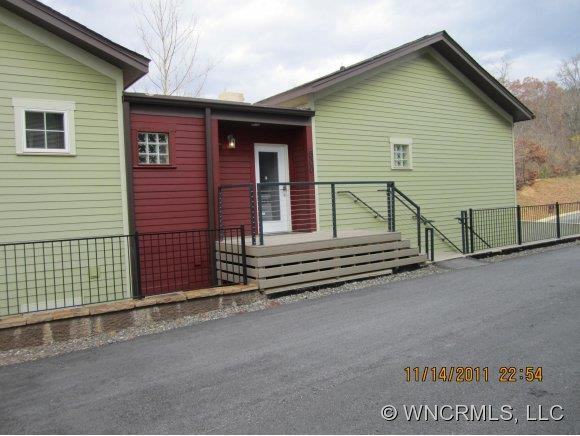600 N. Skyloft Drive, #203