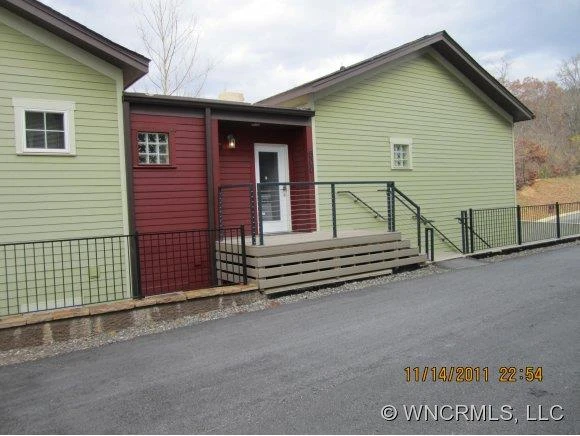 600 N. Skyloft Drive, #203