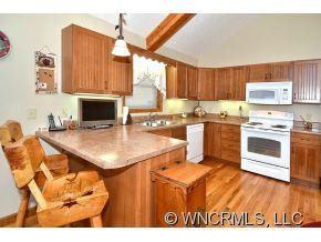 412 Highview Drive - Photo 5