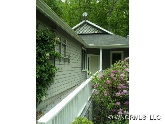 426 Manor Crest Lane