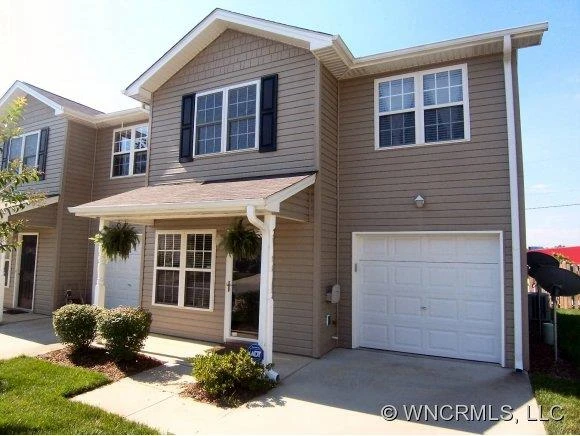 10 Yorktown Circle