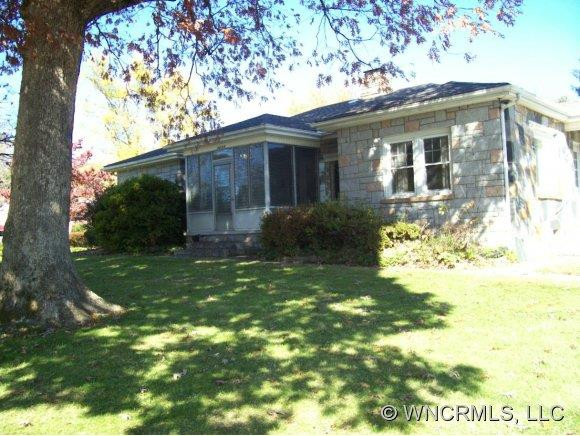 2000 Haywood Rd