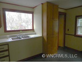 23 Shadowlawn Drive - Photo 2