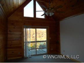 16 Hiawatha Drive - Photo 5