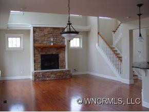 8 White Palmer Court - Photo 2