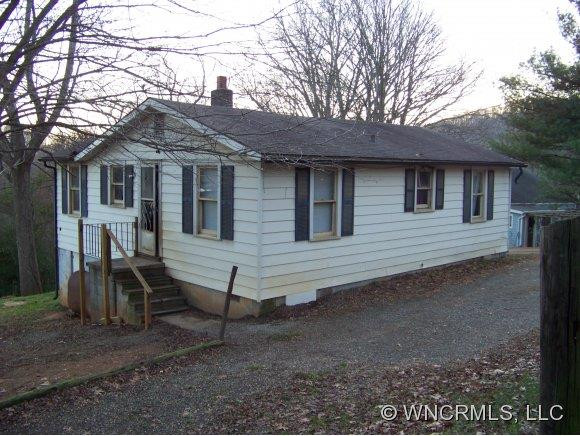 7 LOCKWOOD LANE