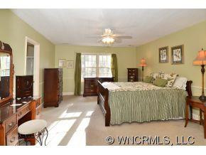 1130 New Castle Court - Photo 5