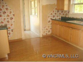 7513 OLD LINVILLE ROAD - Photo 3