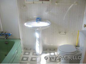 7513 OLD LINVILLE ROAD - Photo 4