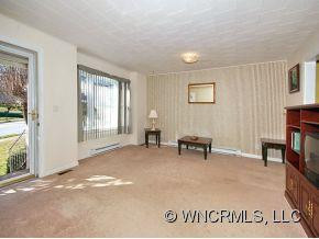 1116 HYMAN AVENUE - Photo 2
