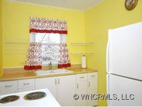 1116 HYMAN AVENUE - Photo 3