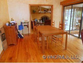 219 Hawthorn Dr - Photo 4