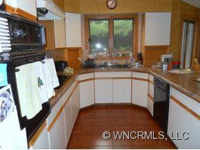 219 Hawthorn Dr - Photo 5