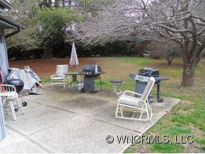 219 Hawthorn Dr - Photo 6