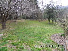 219 Hawthorn Dr - Photo 8