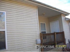 701 Villas Court - Photo 4