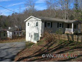 140 Chestnut Place - Photo 2