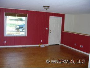 140 Chestnut Place - Photo 3