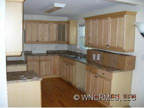 140 Chestnut Place - Photo 4