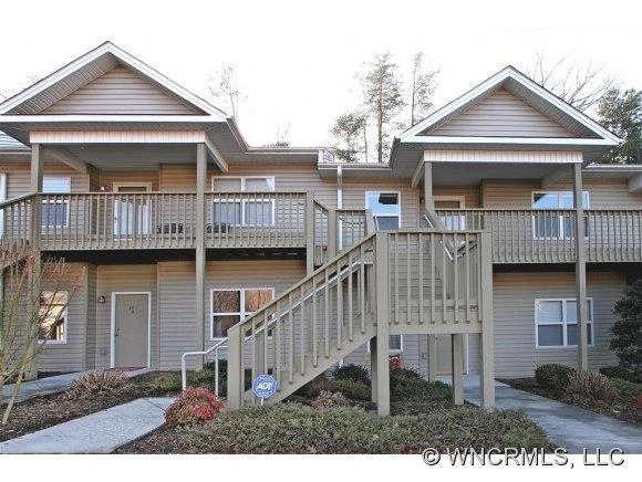 407 Carlyle Way